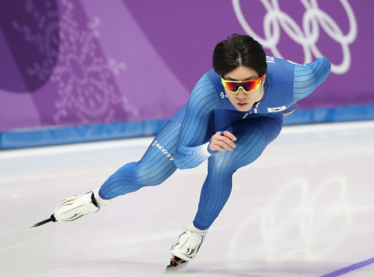 [올림픽] 훈련하는 차민규  빙속 단거리 간판 차민규가 14일 오후 강릉 스피드스케이팅경기장에서 훈련하고 있다.